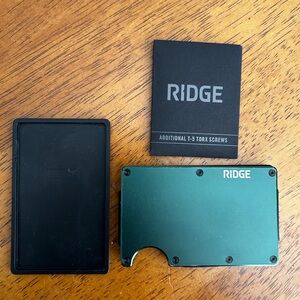 Ridge Wallet | Forest Green | Aluminum | Cash Strap